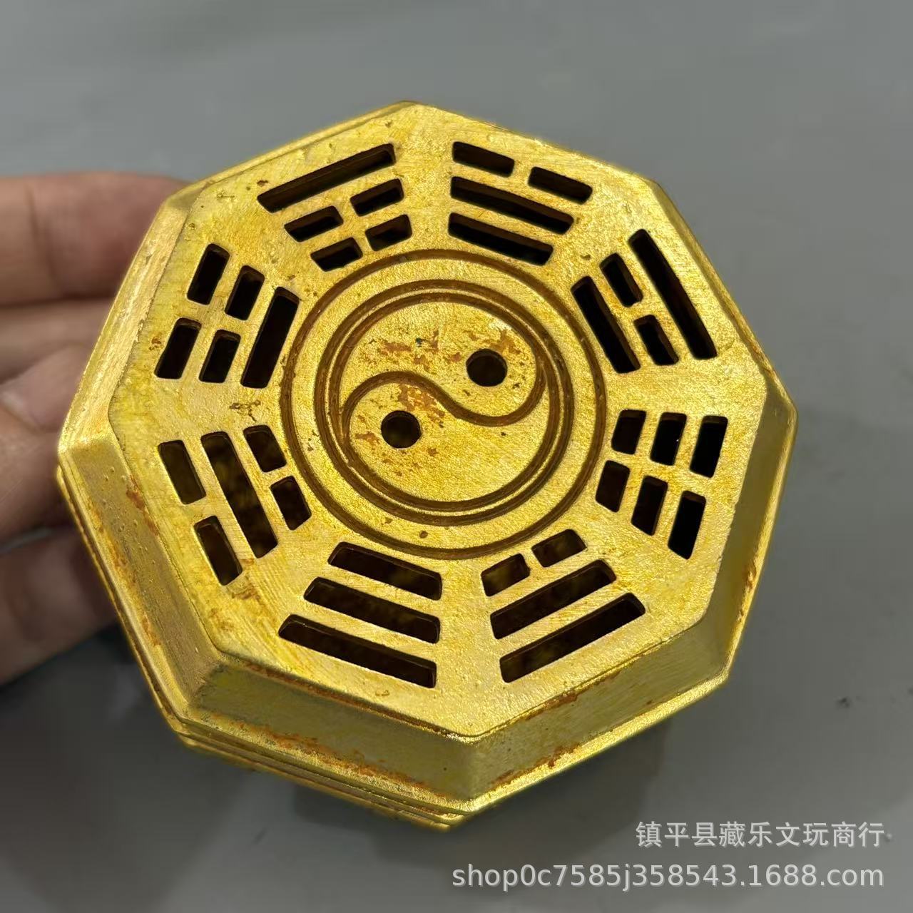 Gilded gossip censer