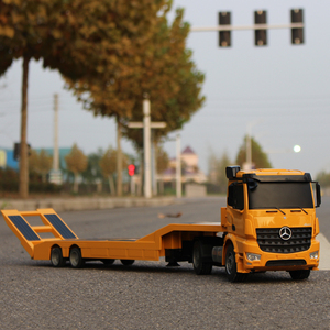 RCトラックフラットベッドセミトレーラー1: 202.4Gエンジニアリングトラクターリモートコントロール建設ダイキャストモデルキッズエレクトロニクスおもちゃ