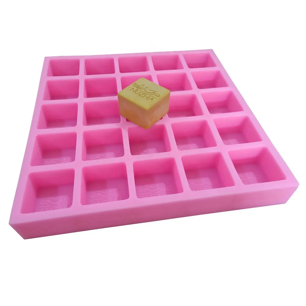 Moule à savon en cube personnalisé à 25 cavités Moules à bombe de bain avec logo Plateaux en silicone personnalisés pour la fabrication de savons en barre naturels