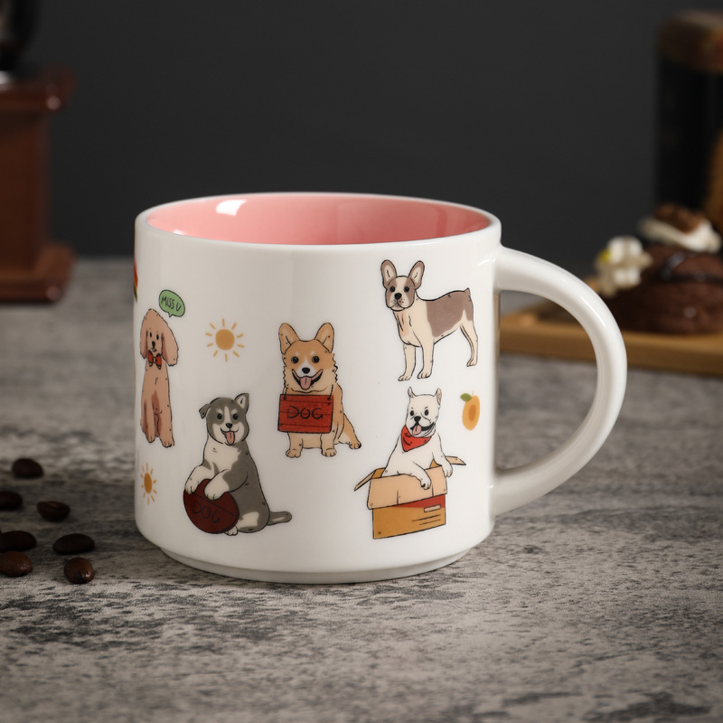 Chien à tasse unique à l'intérieur rose