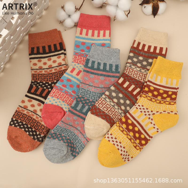 Women's socks with polka dots (thick line)