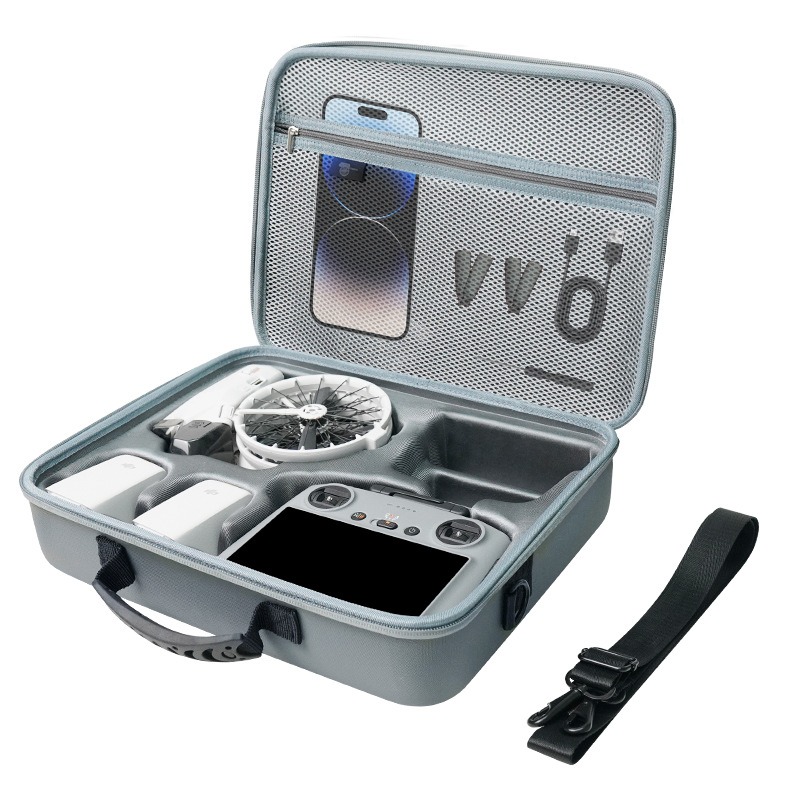 Grey carrying case (RC2) does not come with a shoulder strap