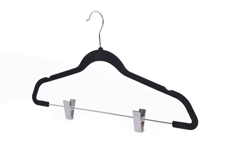 velvet hanger 5