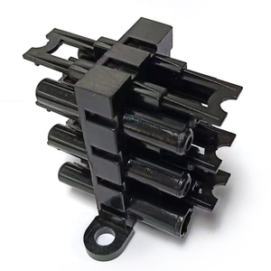 <strong>3</strong> <strong>Way</strong> Connector with <strong>1</strong> <strong>Input</strong> Male Connector, 5 <strong>Outputs</strong> Female Connectors - Product Image 4