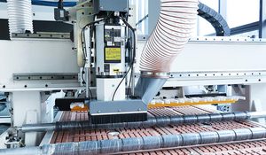 Enrutador CNC de anidación 1325 automático para carpintería con función de etiquetado y sistema de descarga de carga para muebles de Panel de gabinetes - Product Image 3