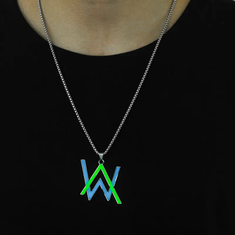 Collier pendentif avec lettres lumineuses, vue du monde, Europe et amérique, collier de musique électronique populaire Alan Walker, vente en gros