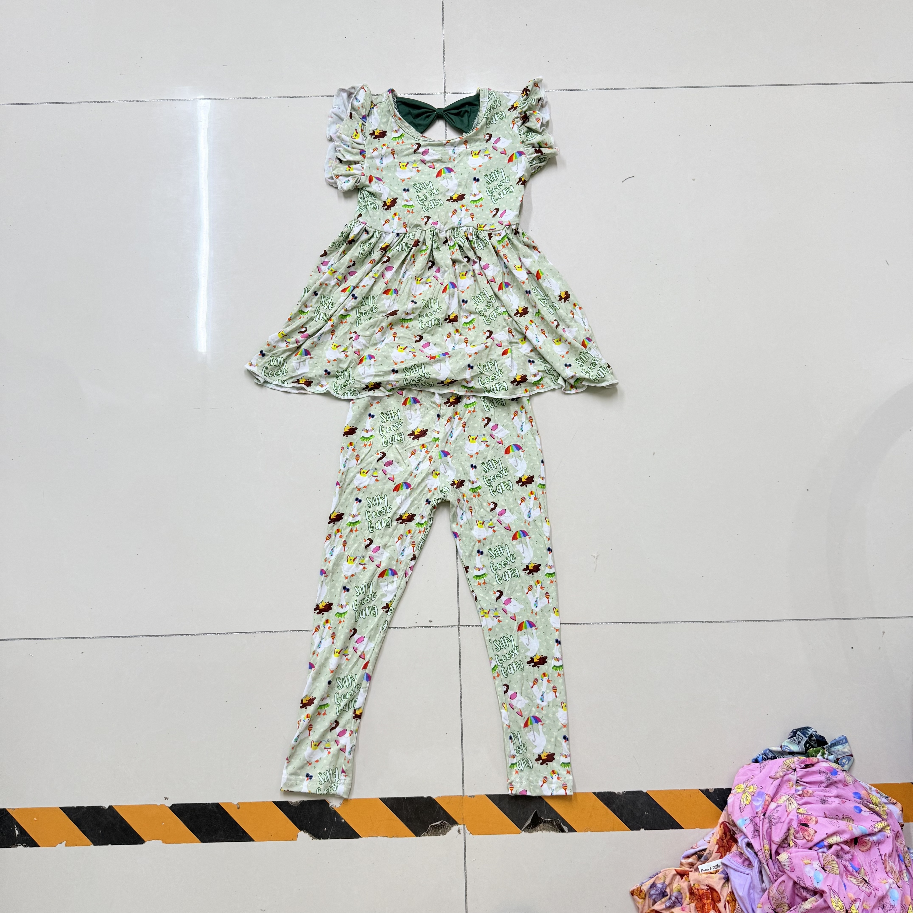 Completo da bambina taglia 14