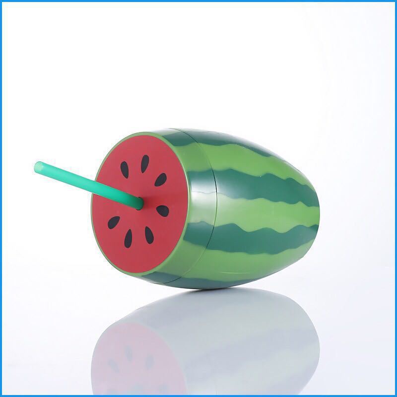 Cylindrical watermelon cup