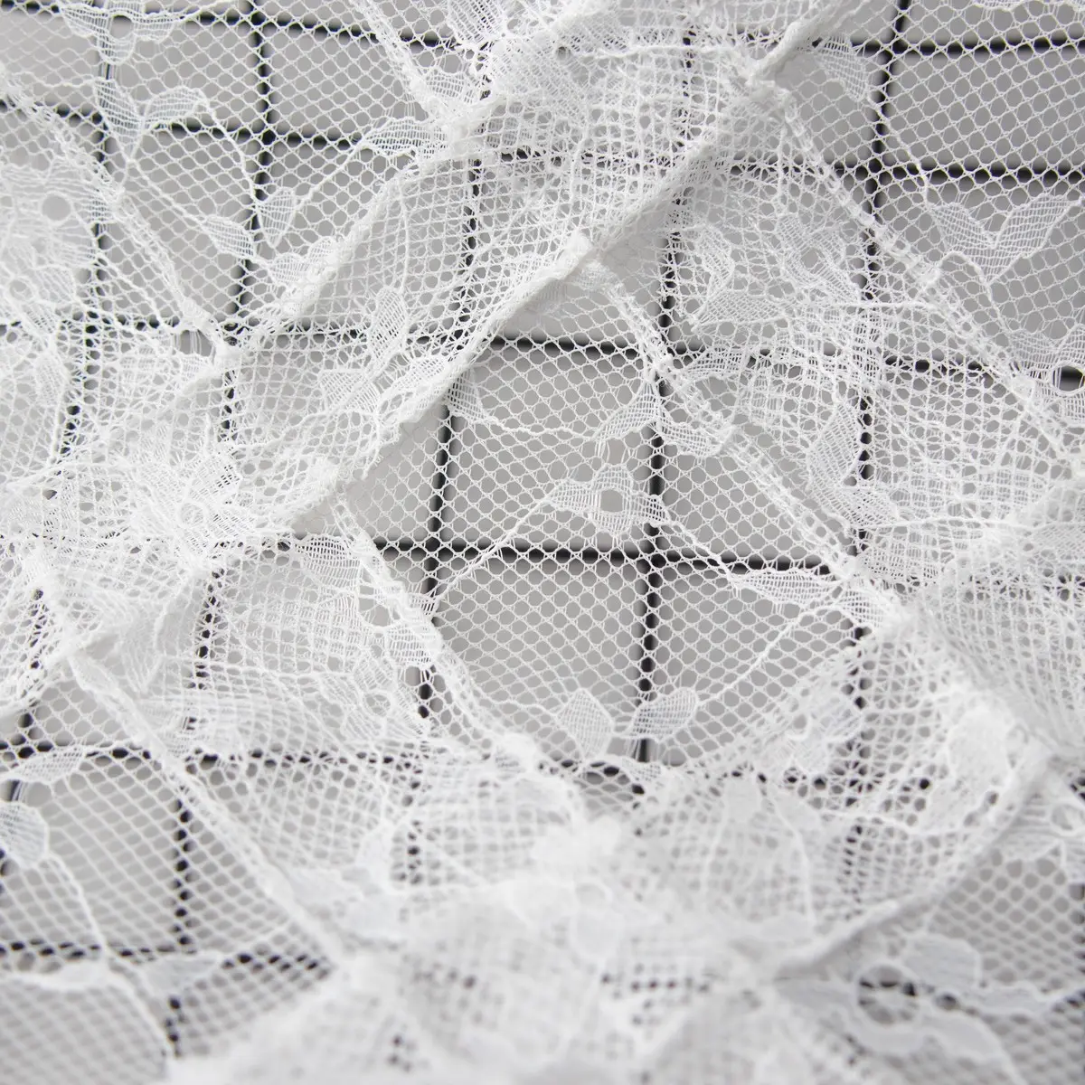Özel lüks gelin dokuma naylon Polyester tül Mesh beyaz çıplak el yapımı kesilmiş dantel nakış kumaş