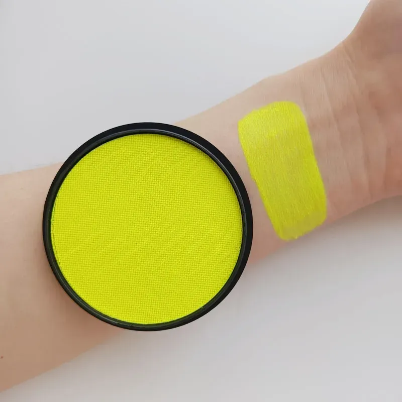 Fluorescence yellow