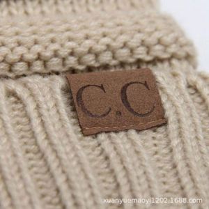 Женская шерстяная шапка с логотипом - Product Image 4