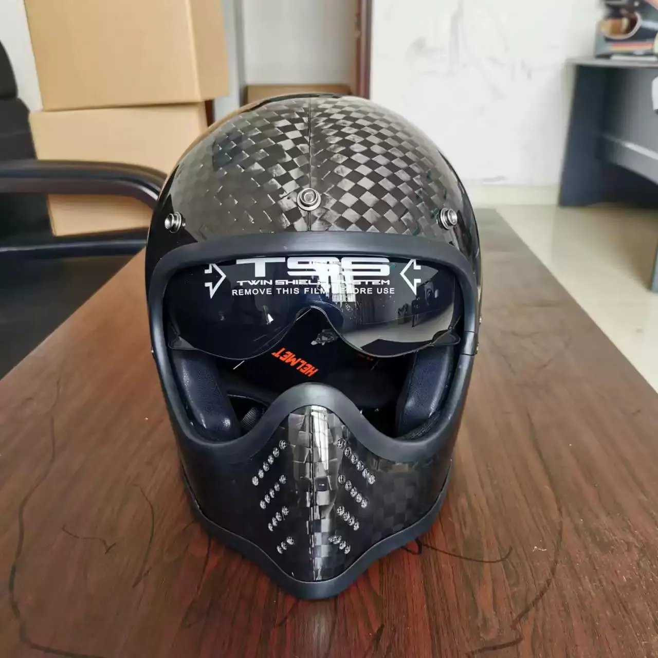 Hochwertiger in China hergestellter Motorrad 12k/3k geschmiedeter Muster-Motorrad helm aus echtem Kohle faser kann OEM-Verarbeitung sein