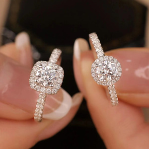 Canlı tedarik klasik 1 Karat sekiz kalpler ve sekiz oklar zirkon imitasyon mozanit kadın yüzük nişan için kare çanta ile - Product Image 4