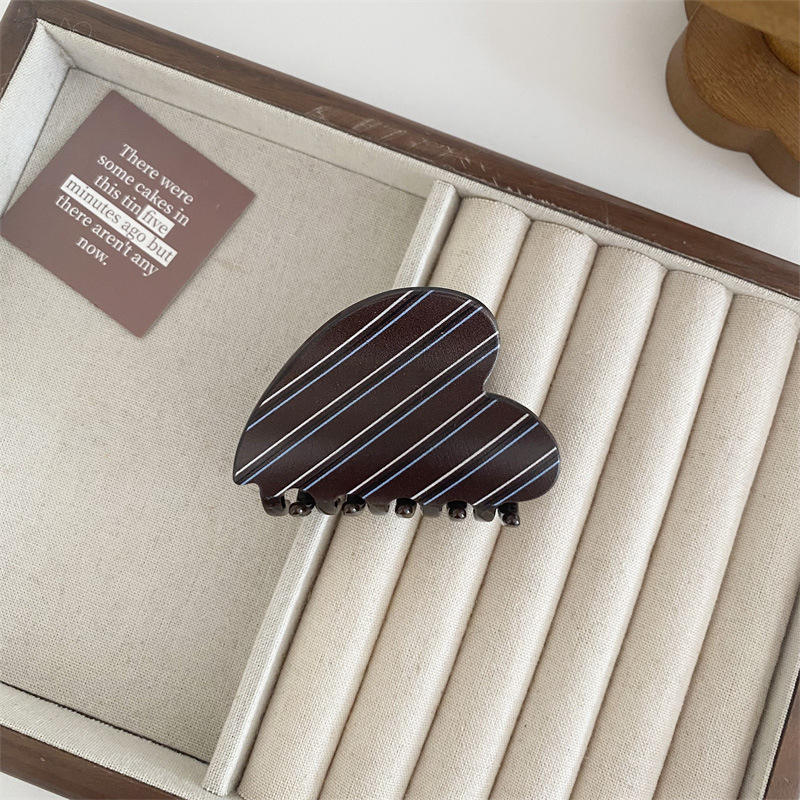 สีน้ำตาล