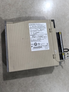เซอร์โวไดรฟ์ห้ารุ่น Sgdv-2r8a01b002000 400W เครื่องถอดชิ้นส่วนต้นฉบับ