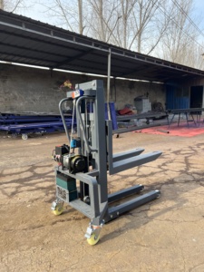 Mini-Paletten lade maschine mit einer Tragfähigkeit von 300kg und einer Höhe von 1,2 m 1,6 m abnehmbarer LKW-Gabelstapler - Product Image 3