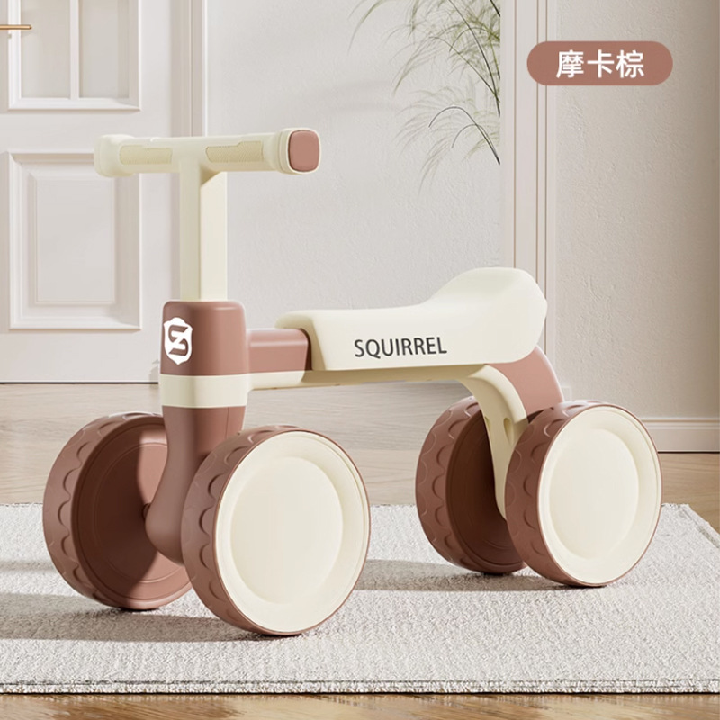 Mini-vélo d'équilibre aux quatre roues moka marron