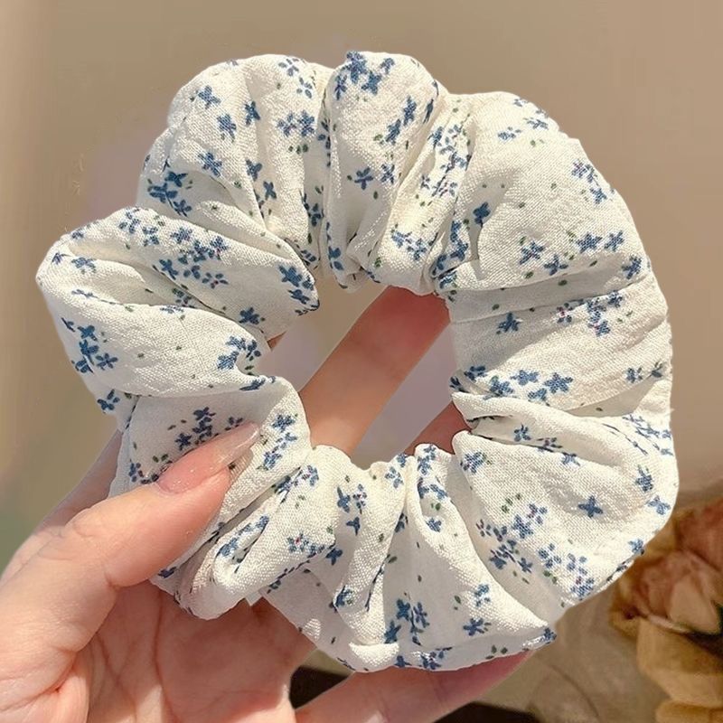 3 fiori blu