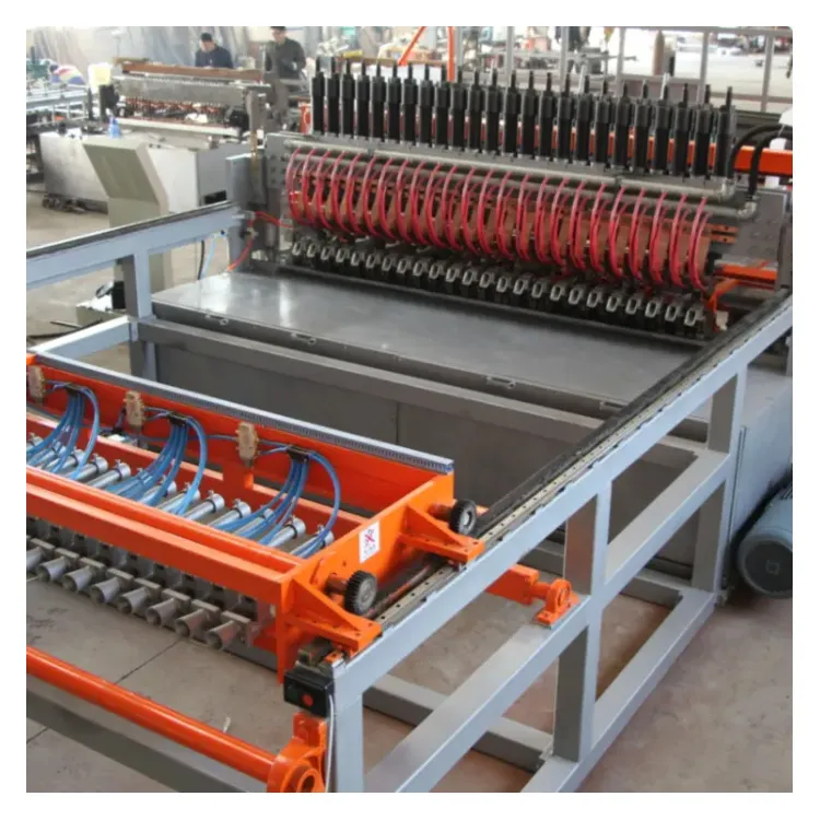 Macchine per la produzione di reti metalliche per saldatura metallica completamente automatiche