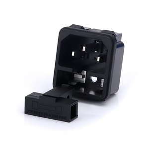 Toma de corriente alterna de 13A con fusible, toma de corriente universal, con interruptores individuales y enchufe protector contra sobretensiones - Product Image 6