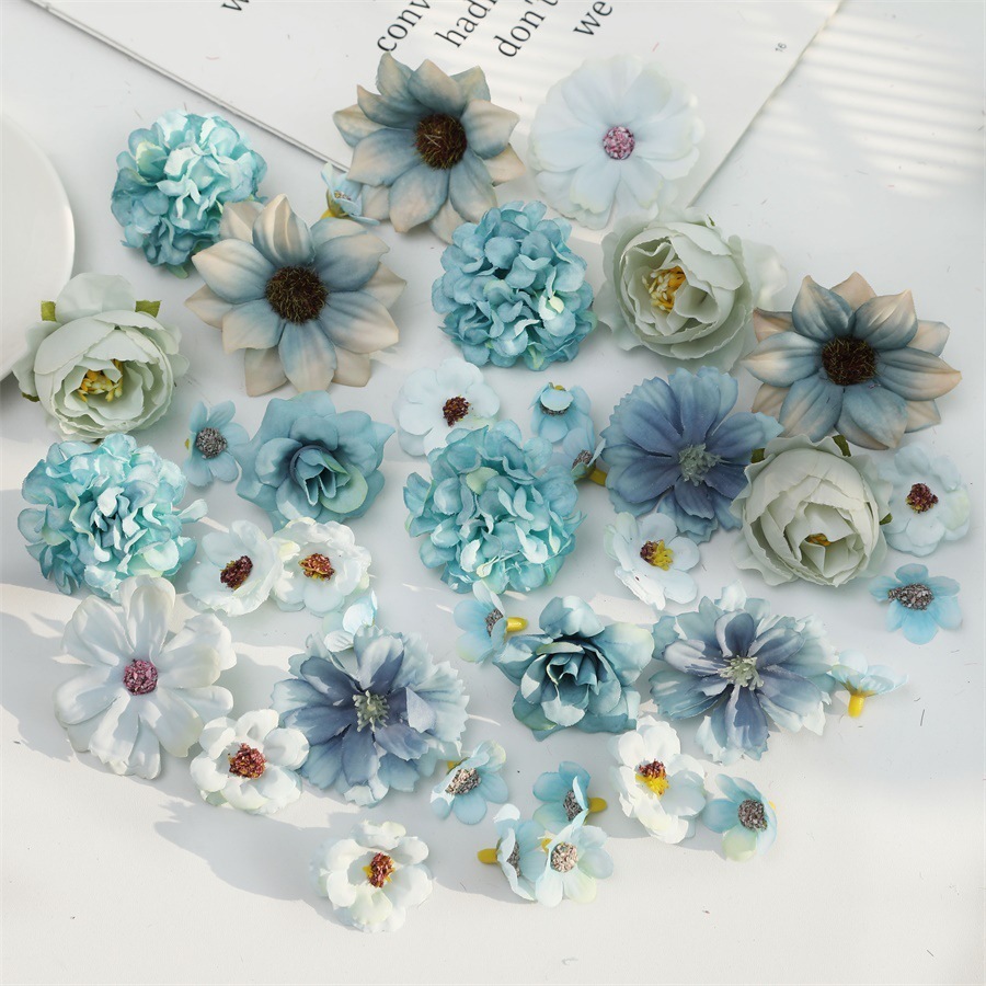 Blue series (25 flowers)