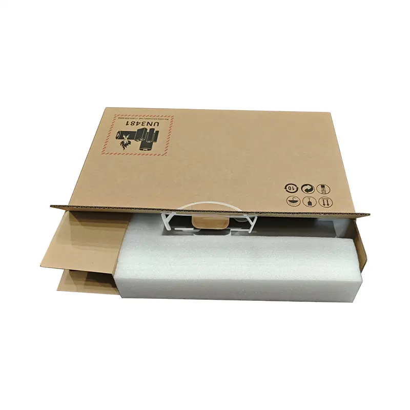 صندوق بشعار مخصص فارغ قابل لإعادة التدوير للكمبيوتر المحمول صندوق بريد من الكرتون مزود بيد مسك