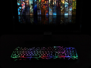 Teclado de juego USB con cable luminoso de grieta, sensación mecánica, teclado con retroiluminación - Product Image 3