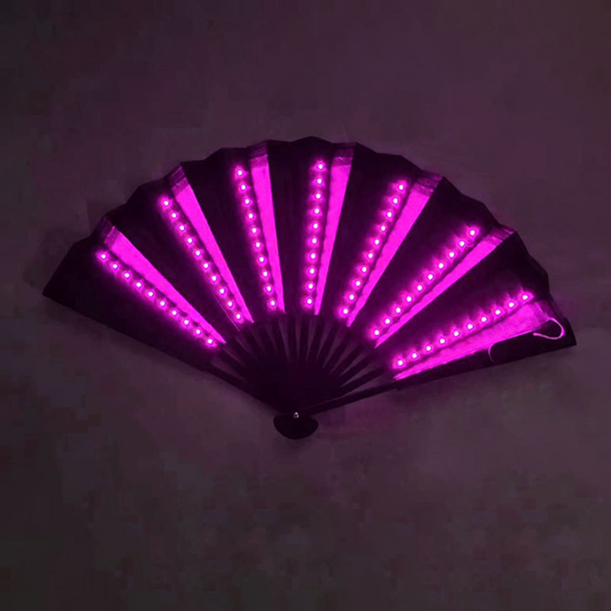 Ventilateurs noirs avec lumière rose