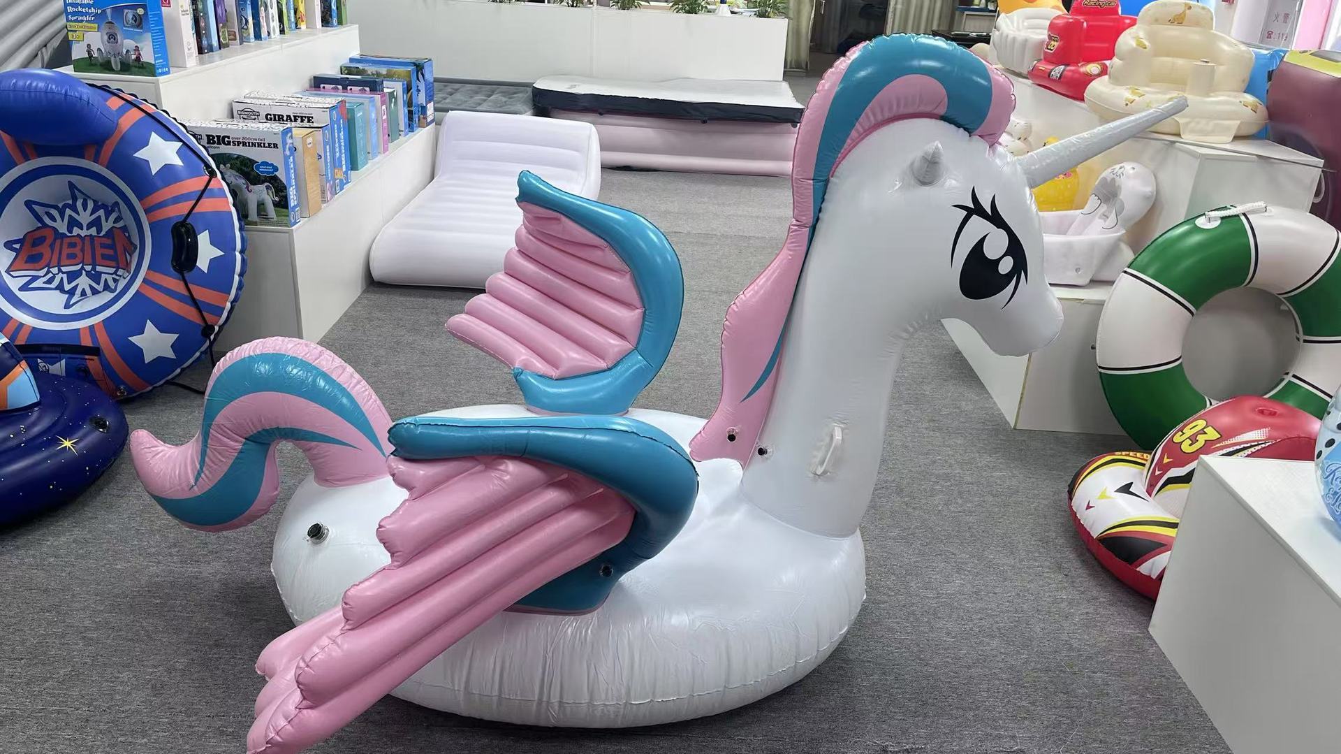 Pégase à ailes colorées