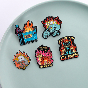 Horror 0 On Fire Think Enamel Pins Tiger私は他の猫のようではありません私はより悪いブローチラペルバッジ友達のためのパンクジュエリーギフト