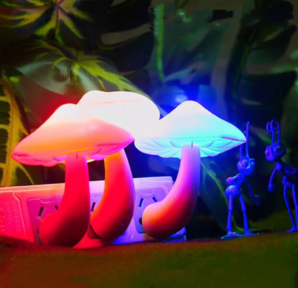 Mini lámpara Led nocturna para dormitorio, luz colorida con forma de seta, enchufable, 2023