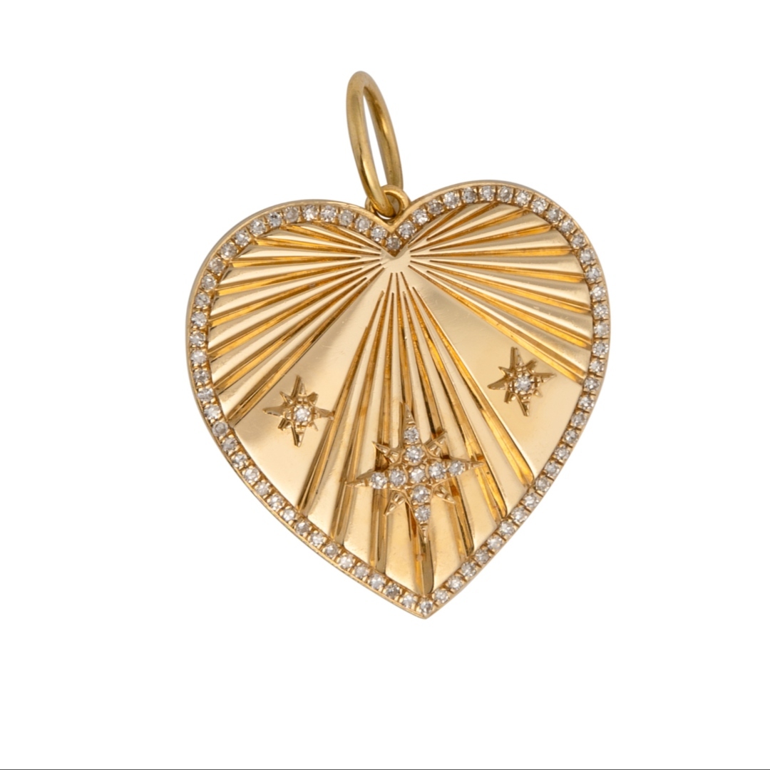 Ciondolo a cuore con motivo radiale decorato con stelle