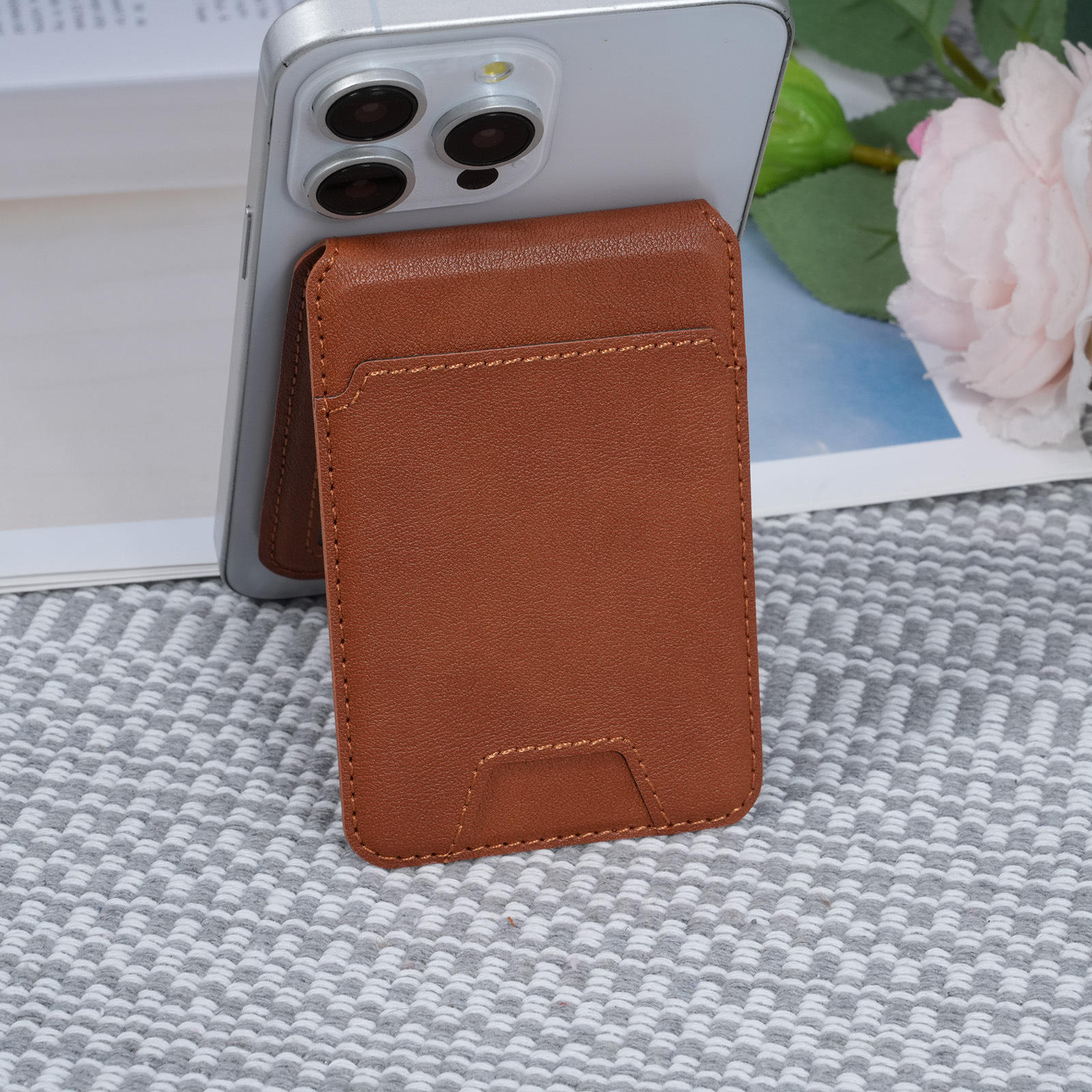 สีน้ำตาลอ่อน