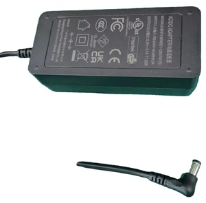 12VバッテリーCCCVモード用リチウムバッテリー充電器12.6V5.7Aデスクトップ電源 - Product Image 1