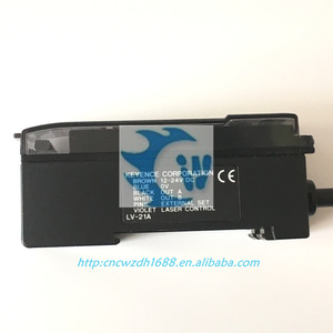 Giá tốt Keyence PNP mở-collector x 2 kênh 40 VDC khuếch đại đơn vị kỹ thuật số cảm biến laser 5 mét phát hiện nhựa LV-21A kho - Product Image 2