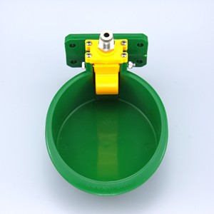 صنبور سقّاية خنزير بلاستيكي أخضر أوتوماتيكي وعاء شرب للأغنام والماعز والأبقار وحيوانات الألبان والماشية والخنازير والخيول - Product Image 1