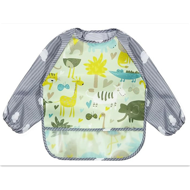 Bata con estampado de dinosaurios y mangas en forma de nube