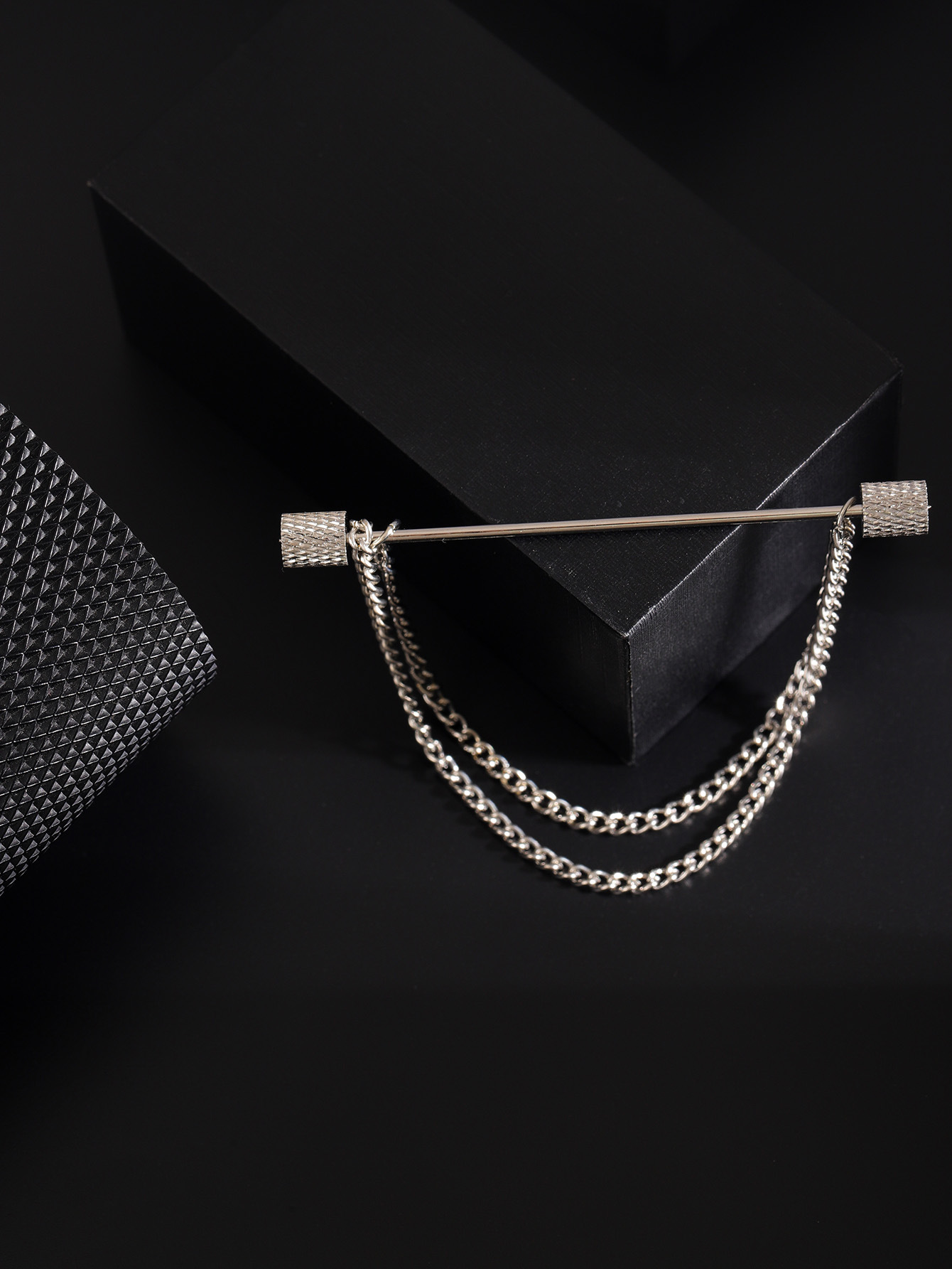 Pattern cylindrical silver belt chain