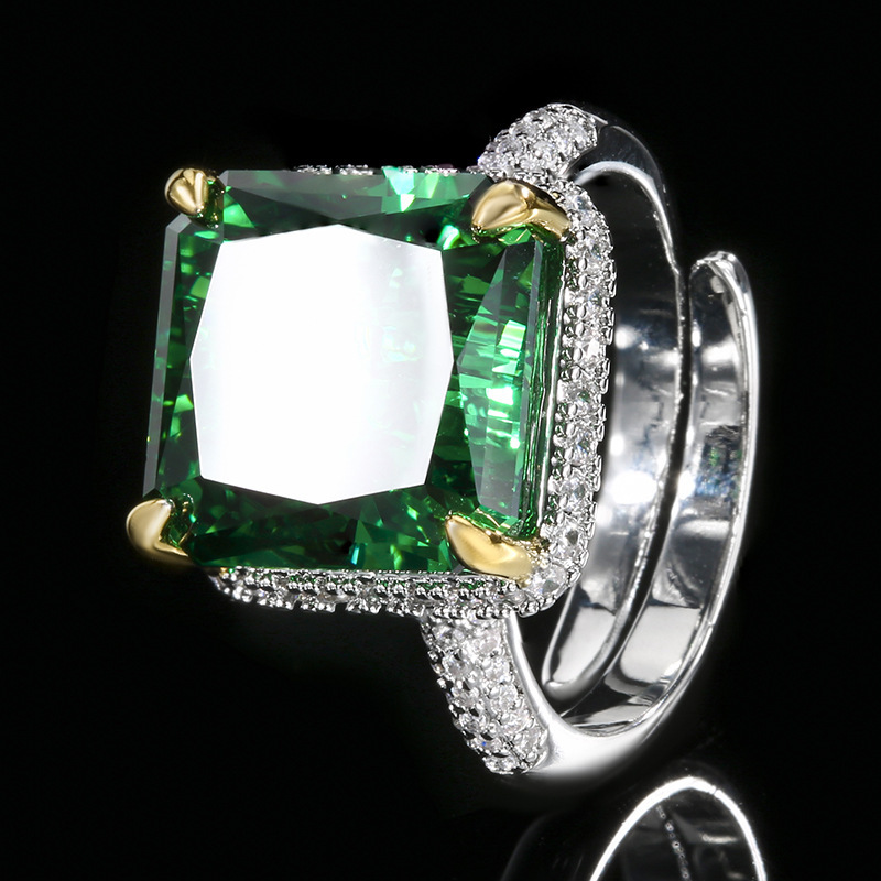 Bague émeraude taille Ice Flower ouverte