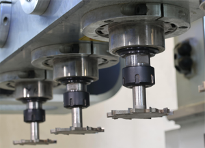 Torno de troncos para carpintería multiusos 3 en 1, enrutador CNC de 5 ejes, máquina alimentadora CNC de alta eficiencia para carpintería - Product Image 6