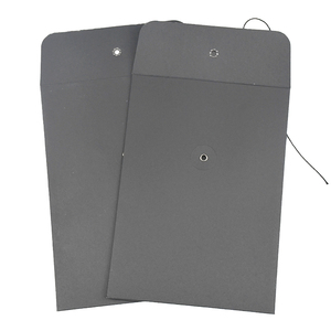 Personal isierte benutzer definierte Hot Stamp Logo Mailer Schwarz Kraft papier Verpackungs umschlag mit Schnur und Knopf - Product Image 2