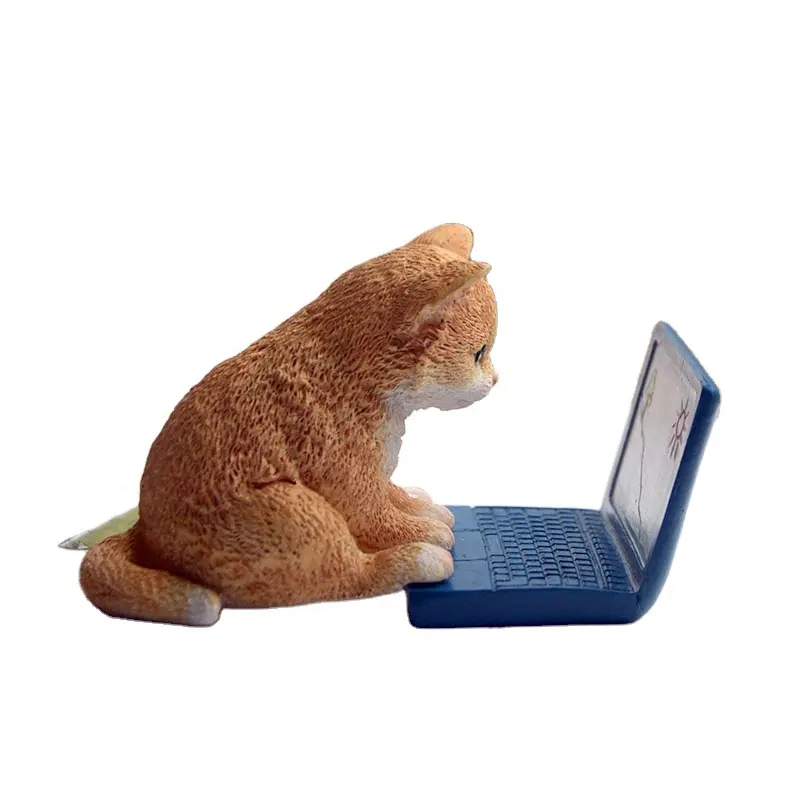 Z09791A decoração de casa artesanato bonito presente gato animal brincando computador gatinho estatueta estátua de resina amuletos lembrança kawaii