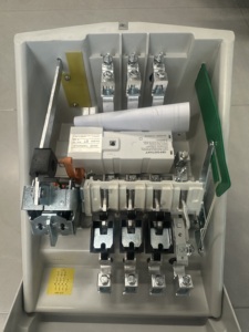 Interruttore di taglio fusibile ad alta tensione per sistemi di distribuzione elettrica - Product Image 2