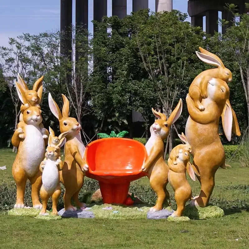 Açık dekorasyon bahçe heykelleri sevimli tavşan aile modeli reçine karikatür hayvanlar anaokulu dekor fiberglas tavşan heykelleri