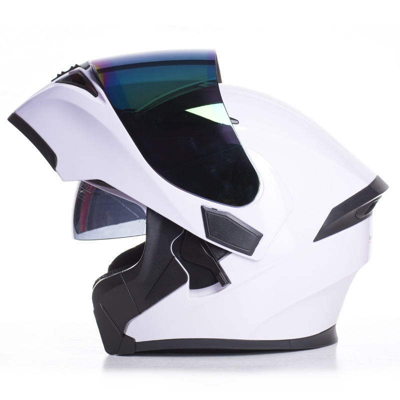 Blanc avec miroirs colorés