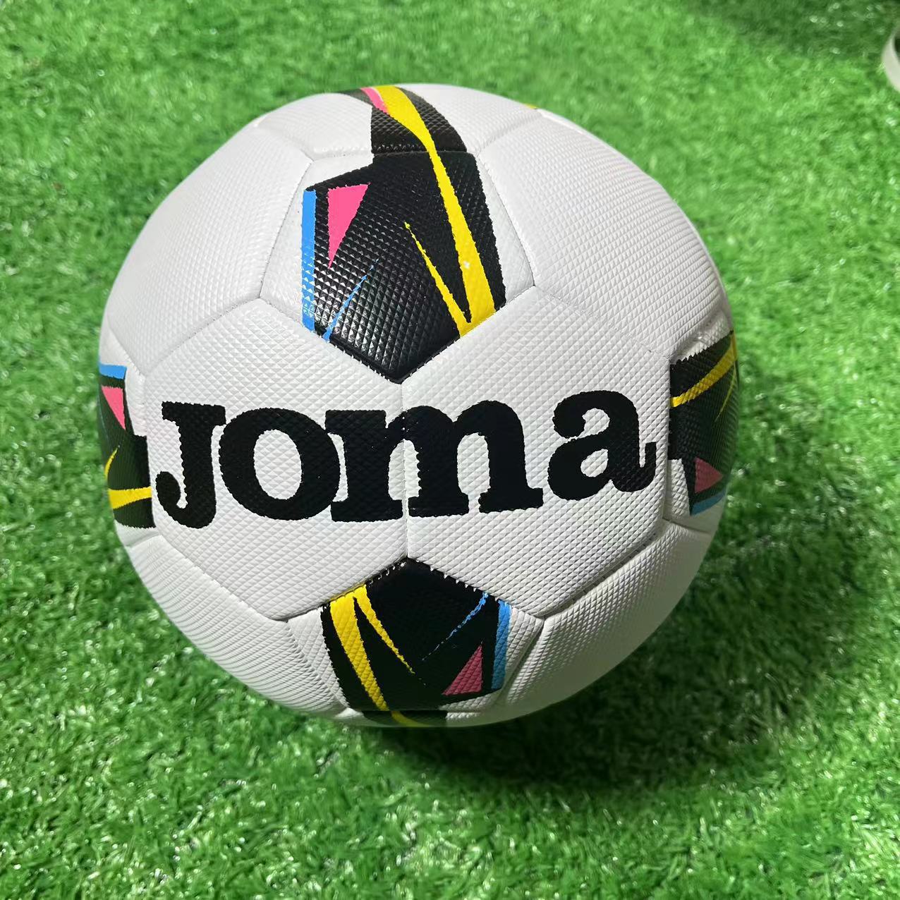 ฟุตบอลแทร็กสีเหลือง