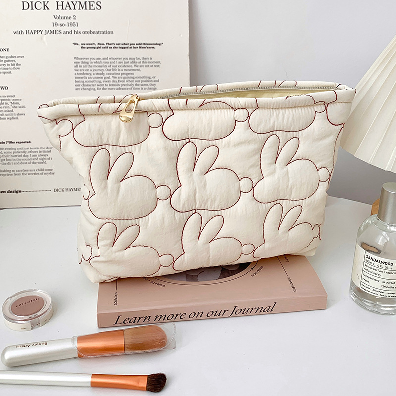 กระต่ายสีเบจ