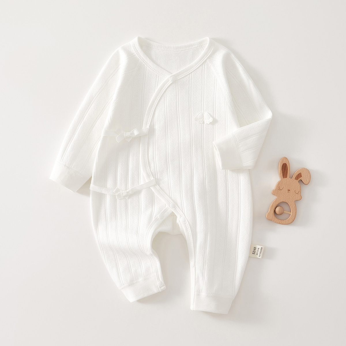 Vêtements printemps-automne motif papillon, petites ailes blanches.