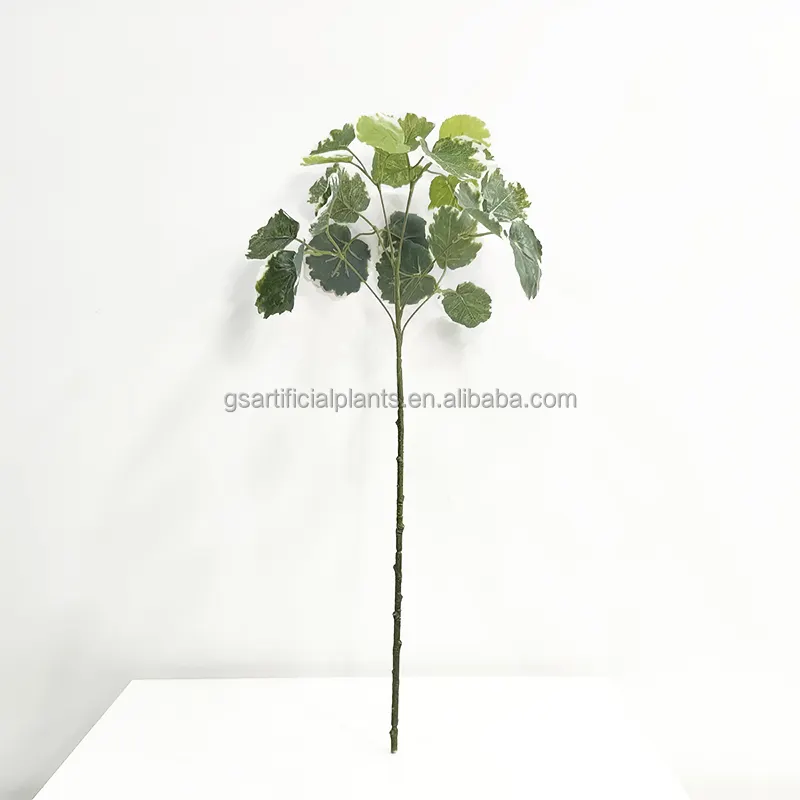 Fausses plantes vertes de 67cm de hauteur, branche de simulation en plastique, feuilles d'eucalyptus, feuille d'argent artificielle pour la décoration intérieure