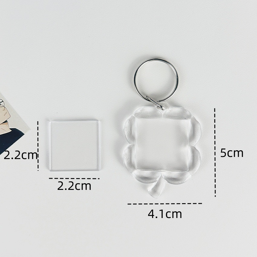 Four-leaf clover shaped transparent keychain